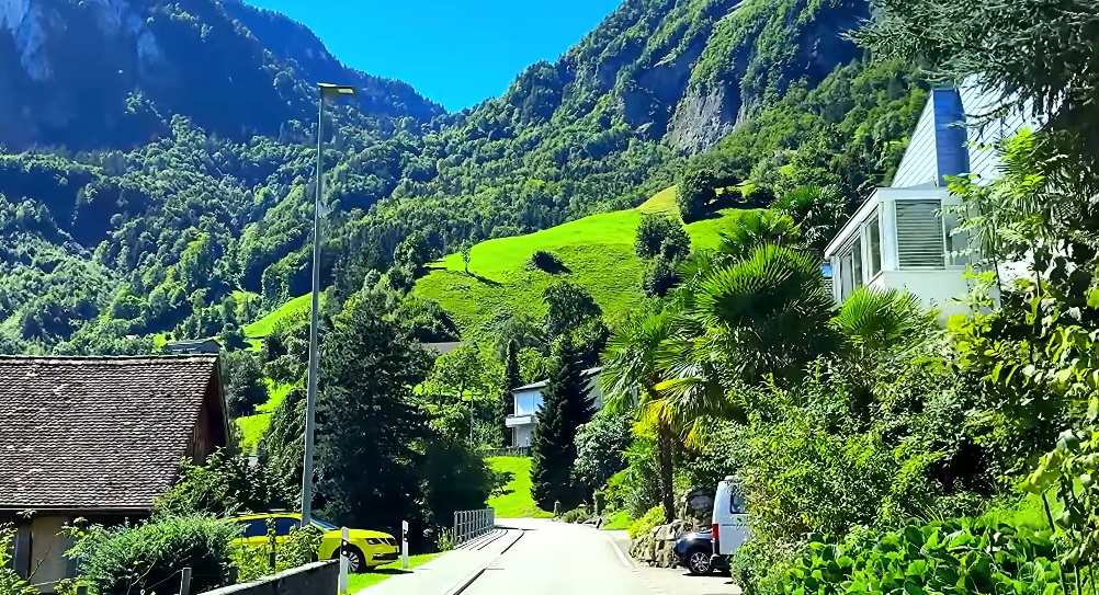 Ennetburgen Village